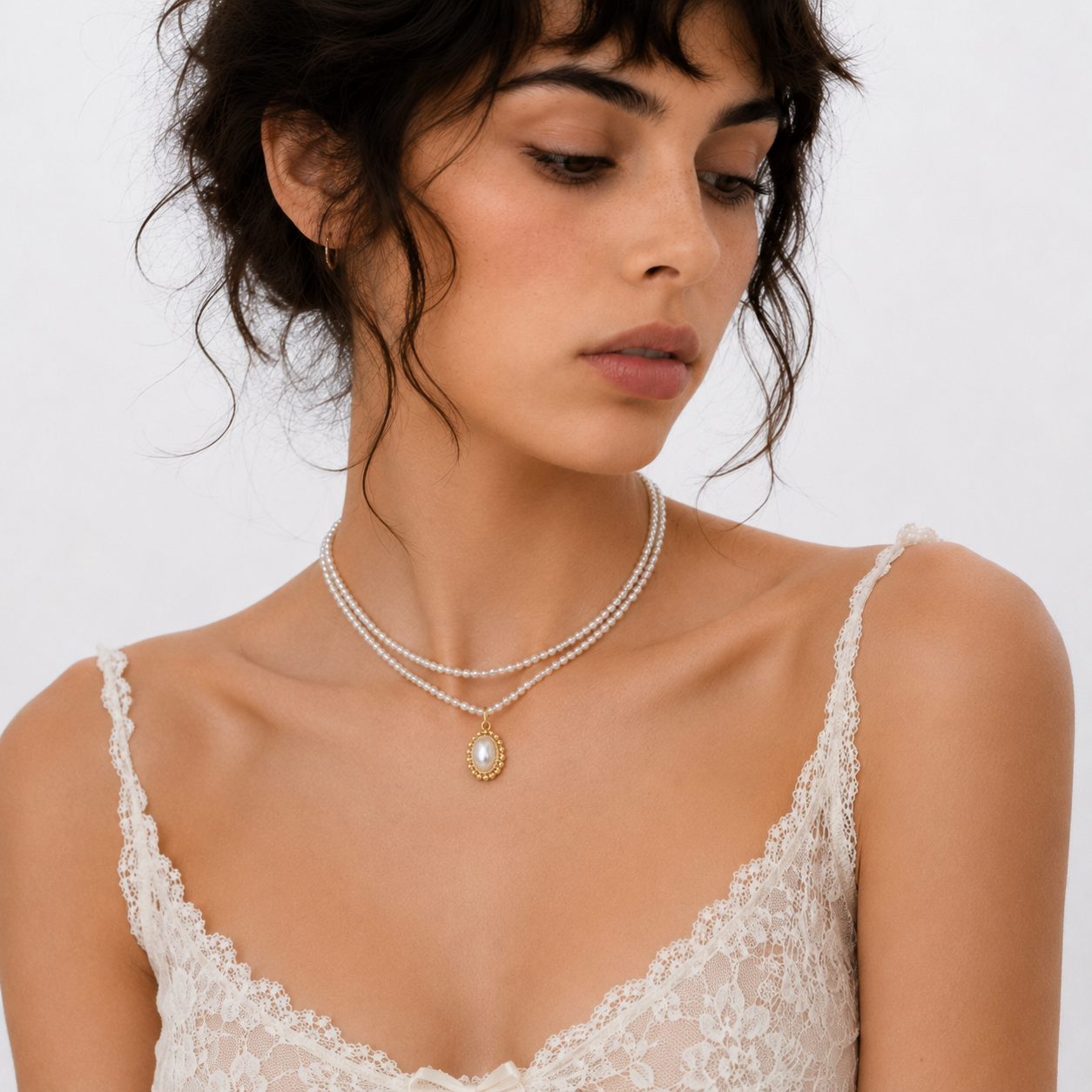 Elegant Layered Pendant Necklace