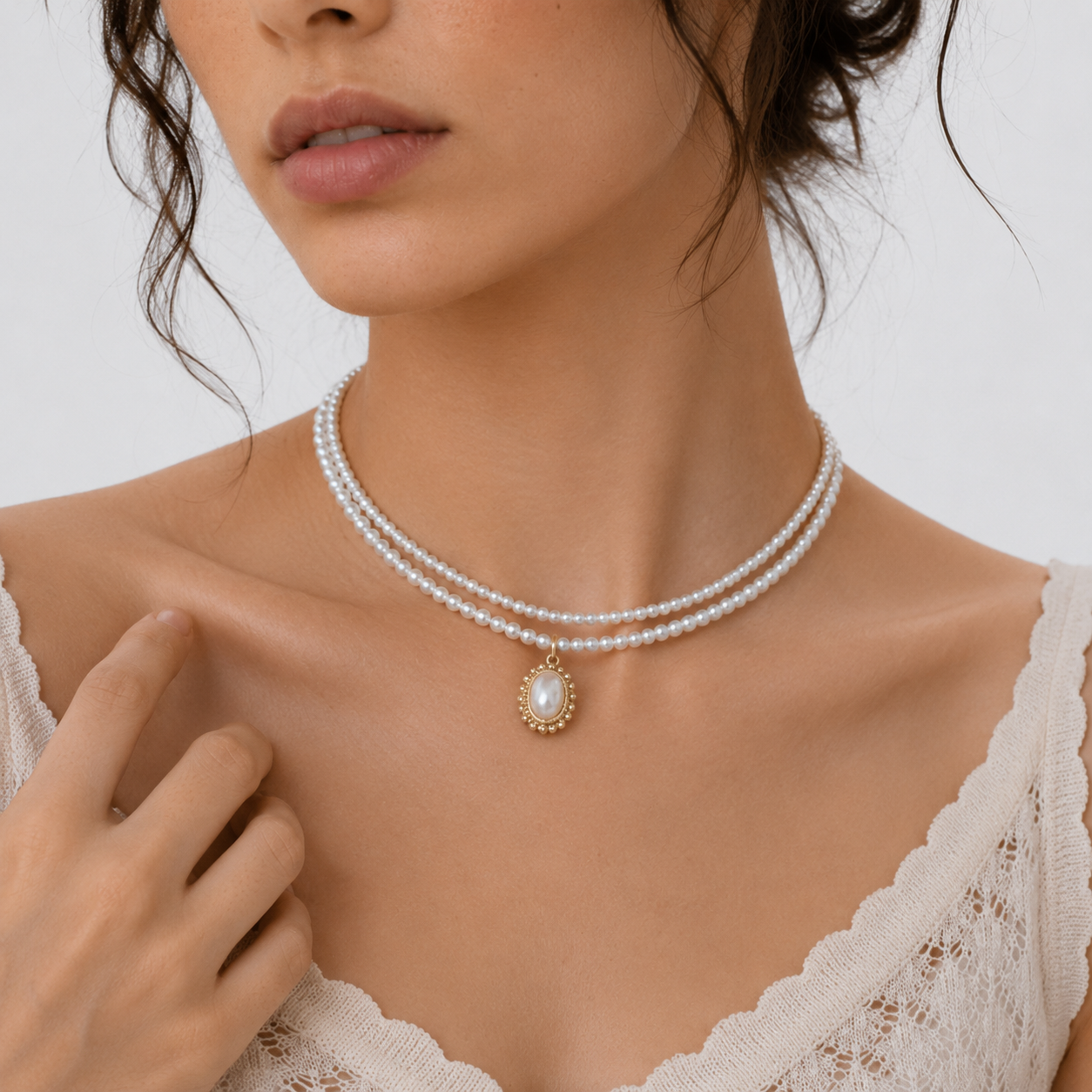 Elegant Layered Pendant Necklace