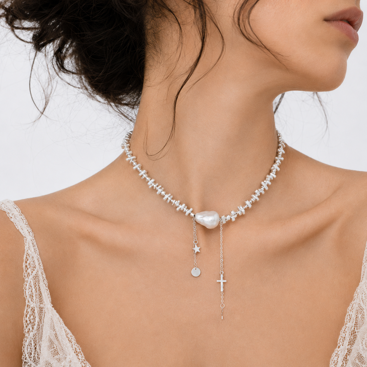 Romantic Pearl Pendant Necklace
