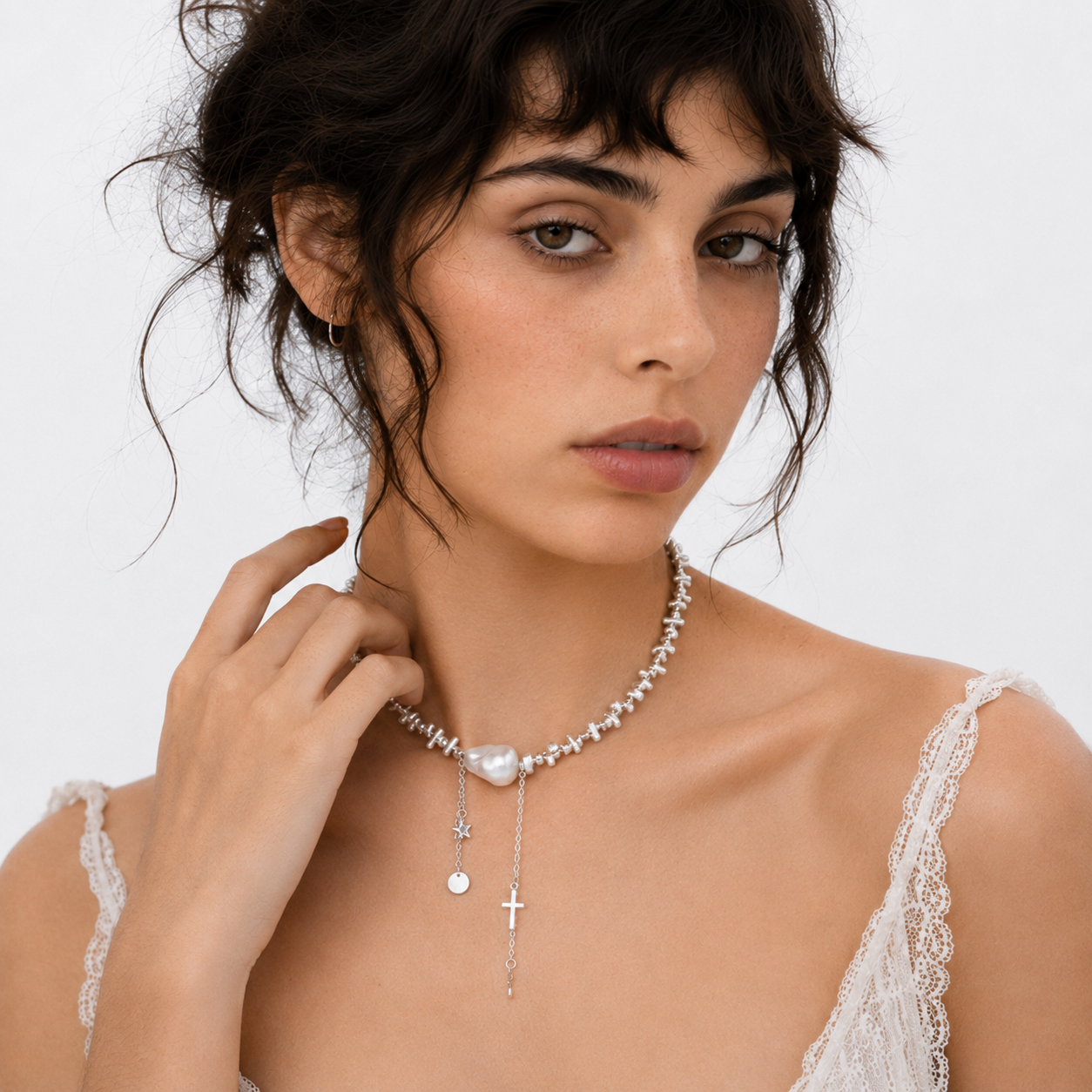 Romantic Pearl Pendant Necklace
