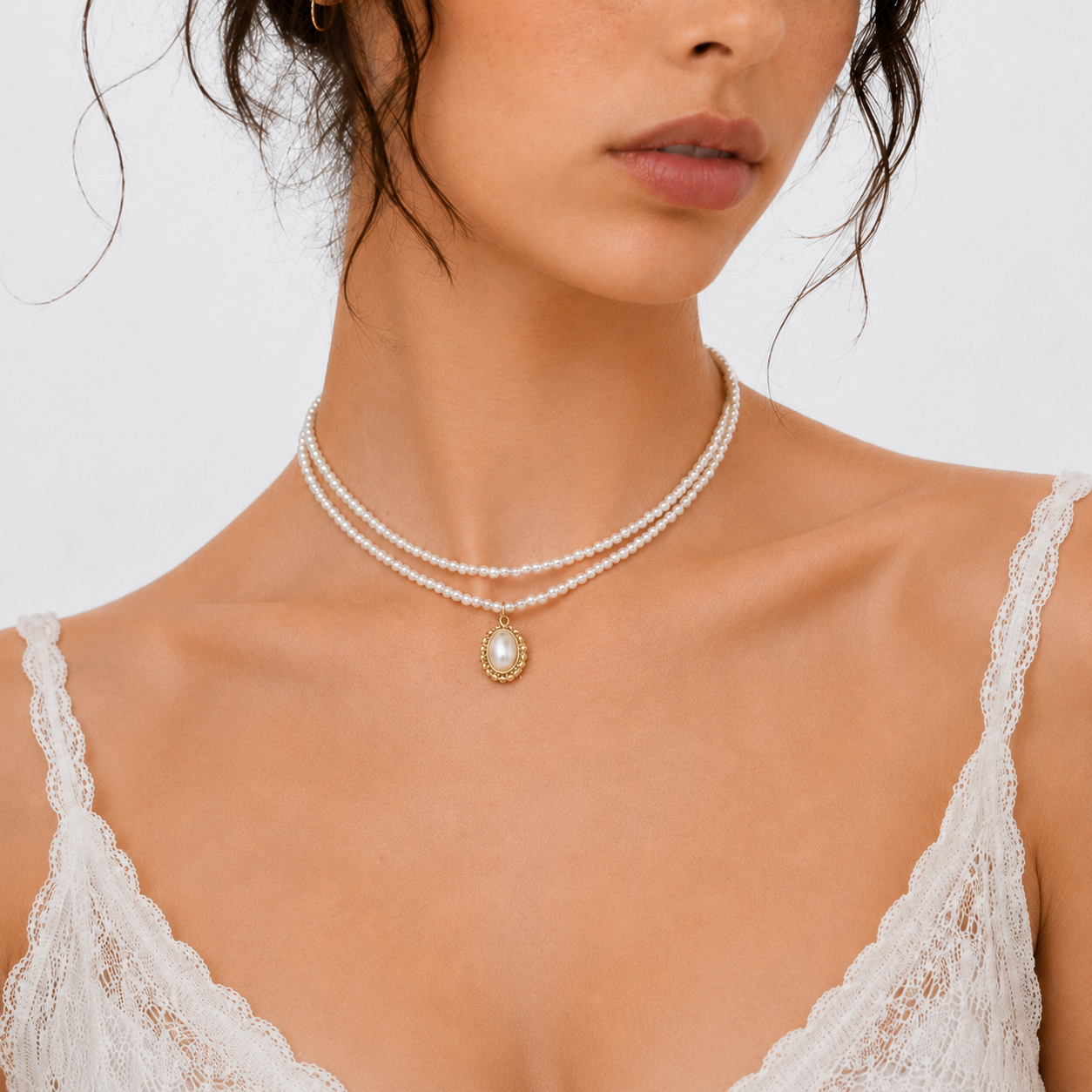 Elegant Layered Pendant Necklace